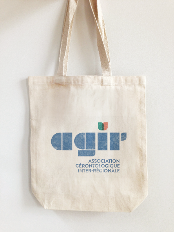 Association AGIR agir logo sac totebag 600x800 - Association AGIR